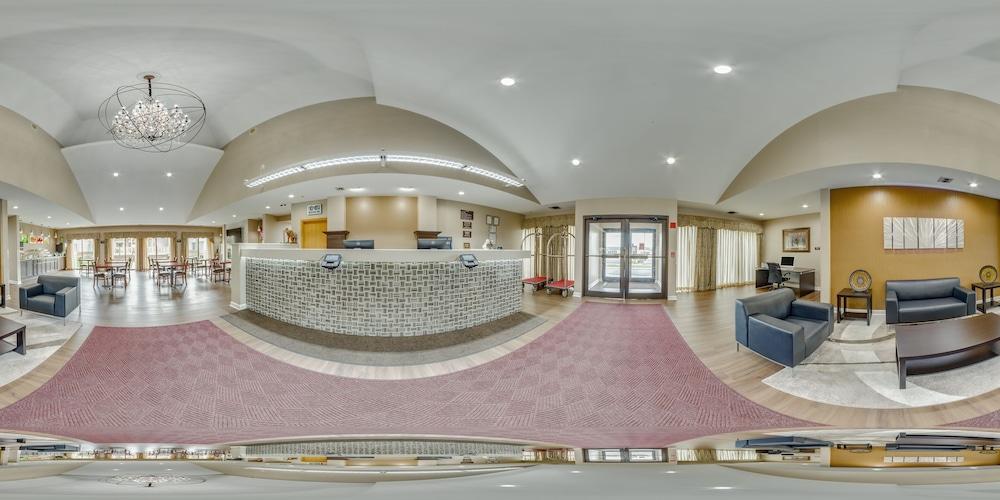 AmericInn by Wyndham Fort Atkinson photo 7