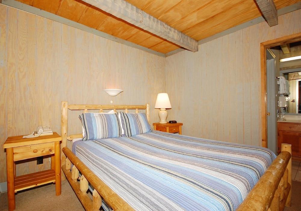 The Smokehouse Lodge and Cabins photo 25