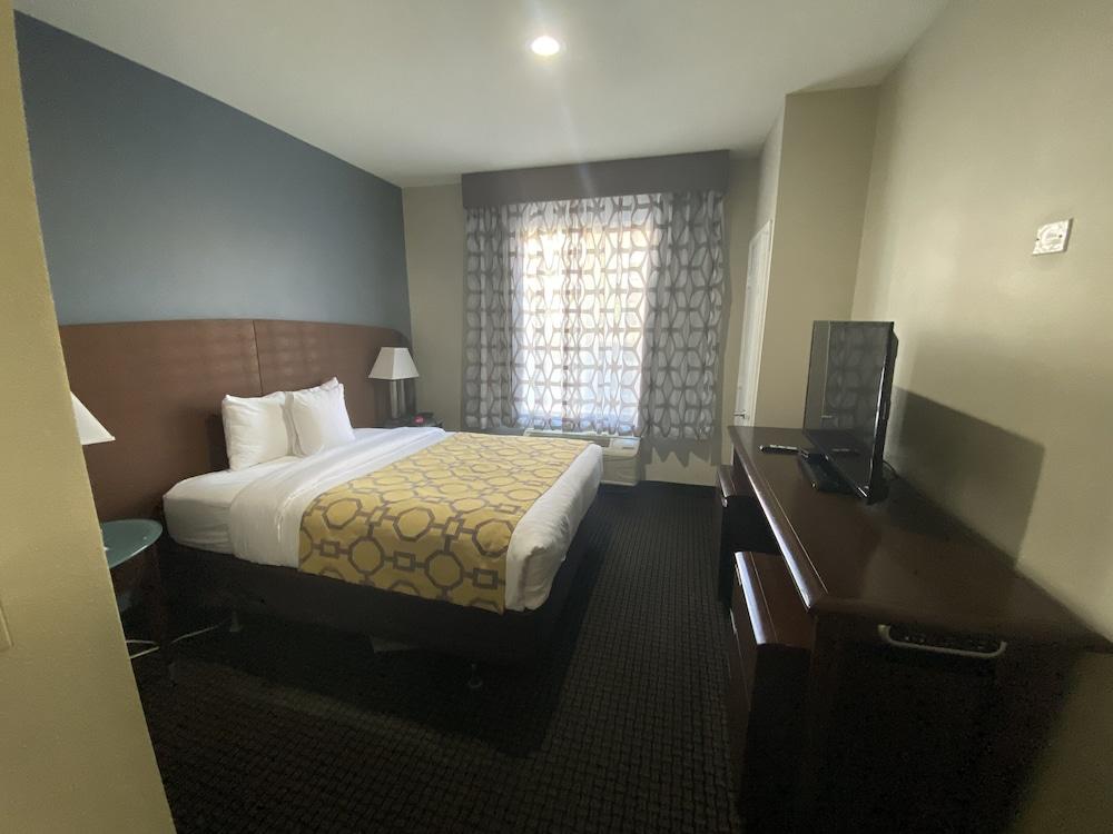 Baymont by Wyndham Colorado Springs photo 5