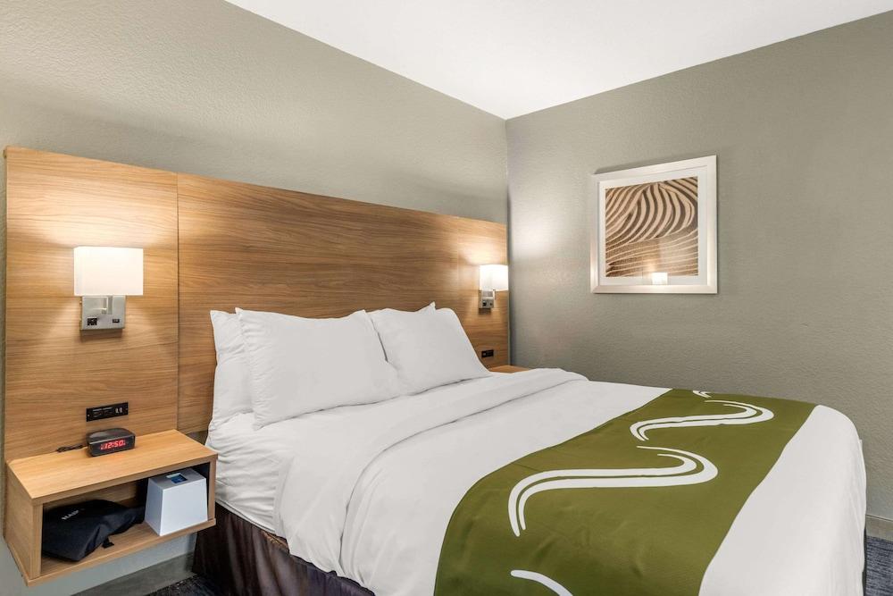 Days Inn by Wyndham San Antonio Downtown photo 26