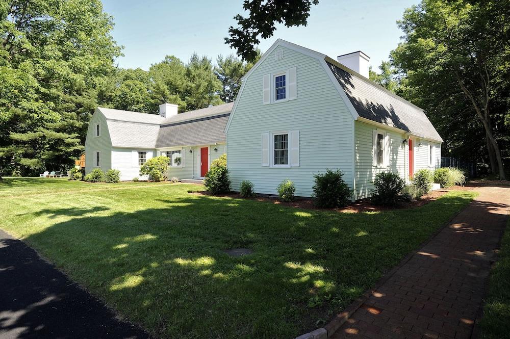 Old Sturbridge Inn and Reeder Family Lodges photo 26