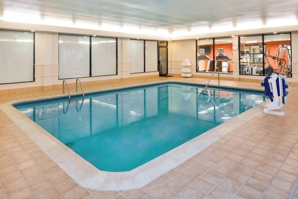 Courtyard by Marriott Beaumont photo 32