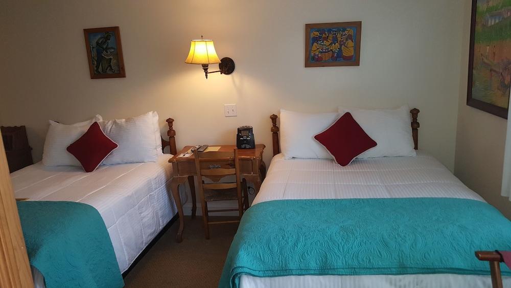 The Caribbean Court Boutique Hotel photo 8