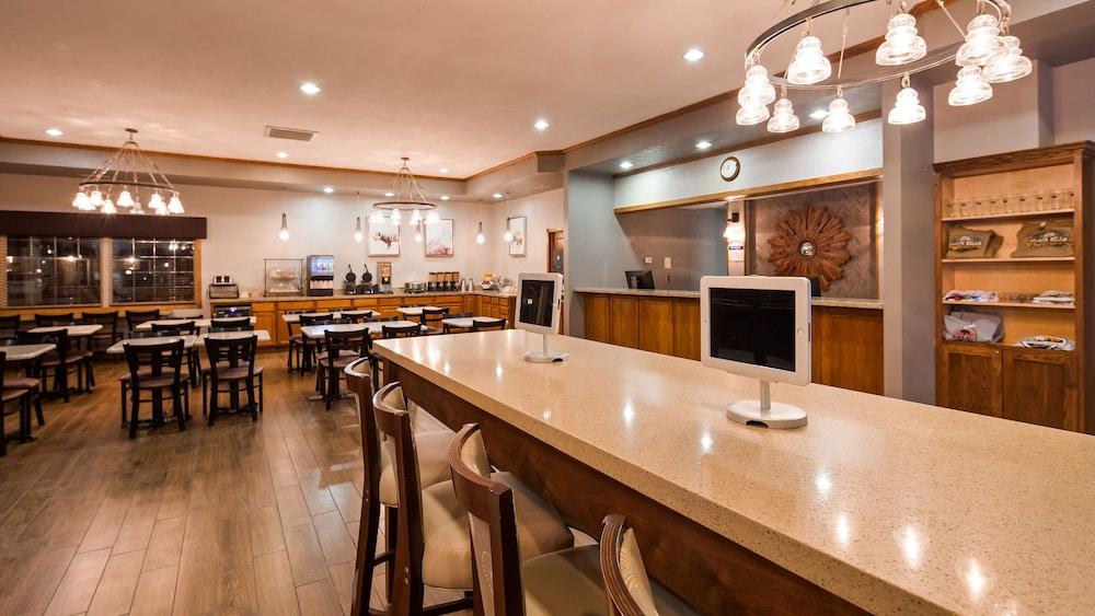 Best Western Buffalo Ridge Inn photo 2