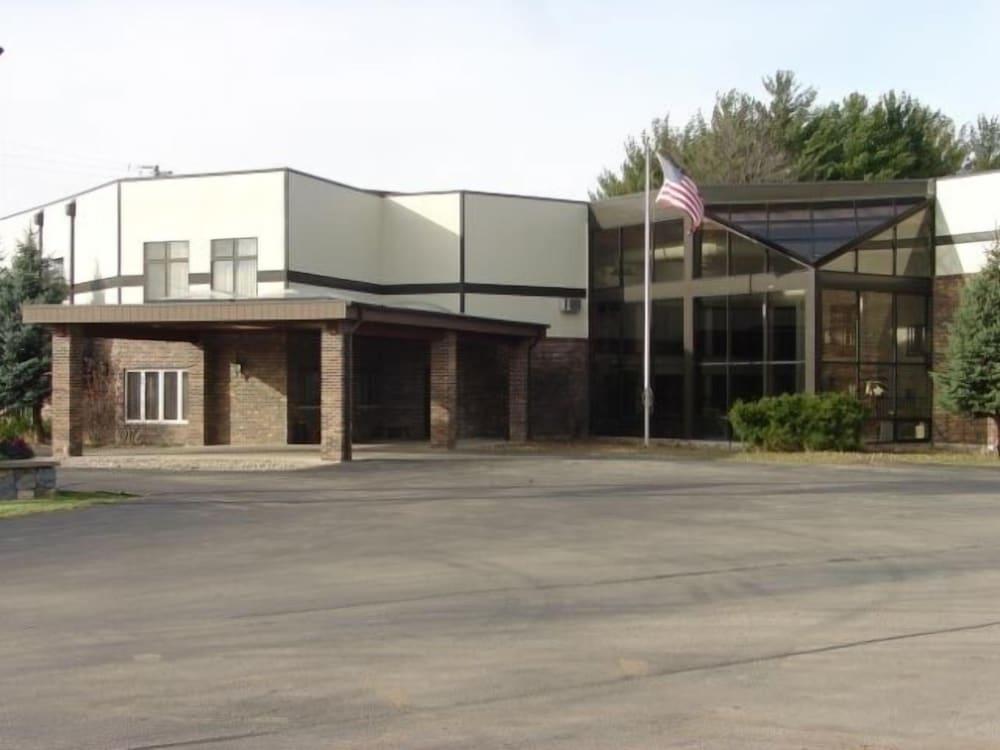 Econo Lodge Waupaca photo 1