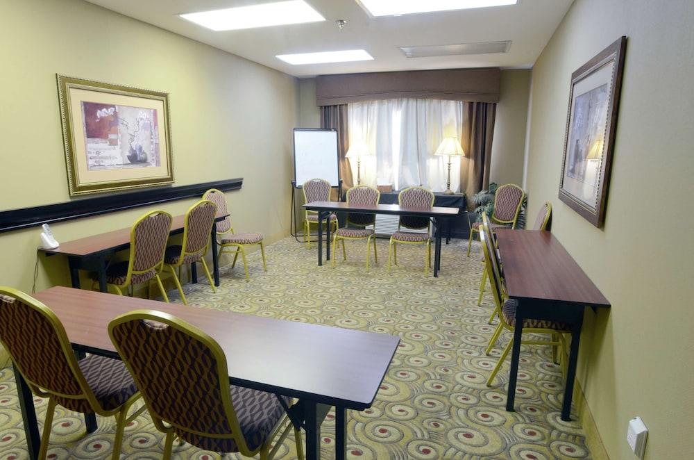 Hampton Inn Vidalia photo 19