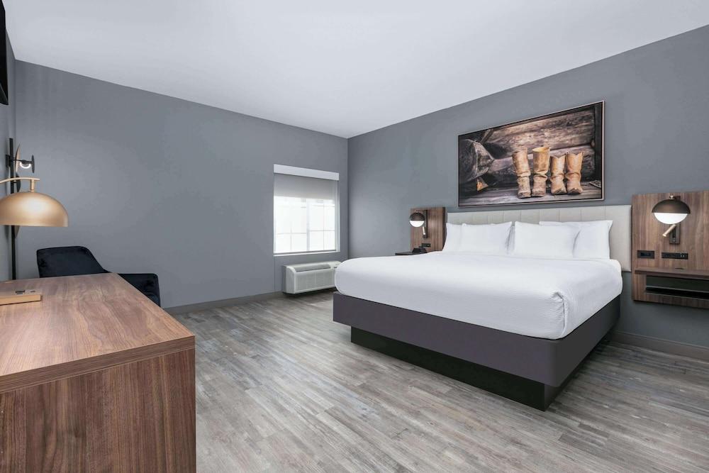 La Quinta Inn & Suites by Wyndham Decatur photo 14