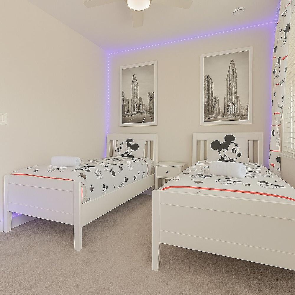 Family-Friendly Home near Disney photo 8