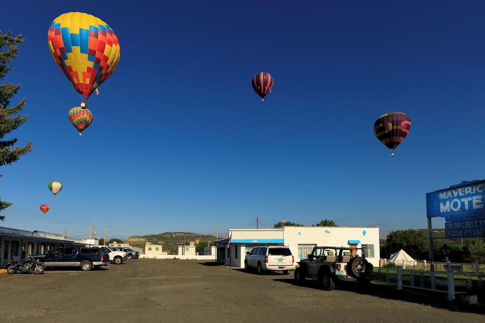 Maverick Motel and Glamp Ground photo 3