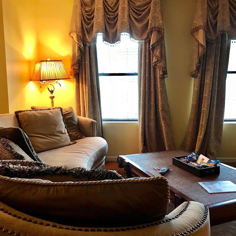 Ophelias Restaurant & Inn photo 5