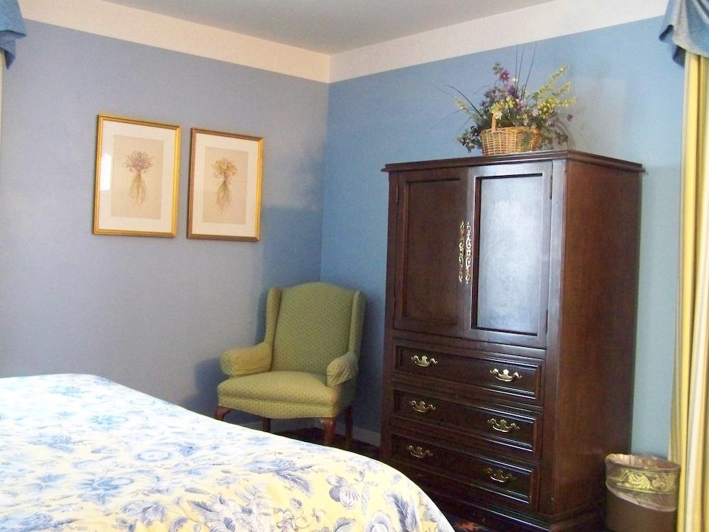 Hill House Inn photo 29