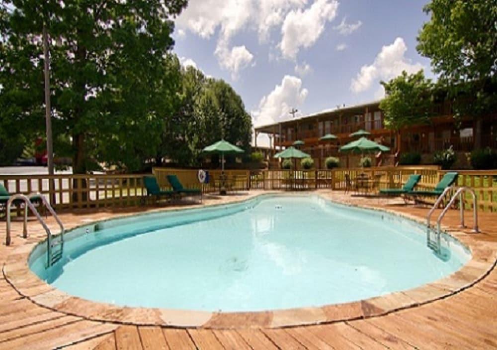 The Smokehouse Lodge and Cabins photo 51