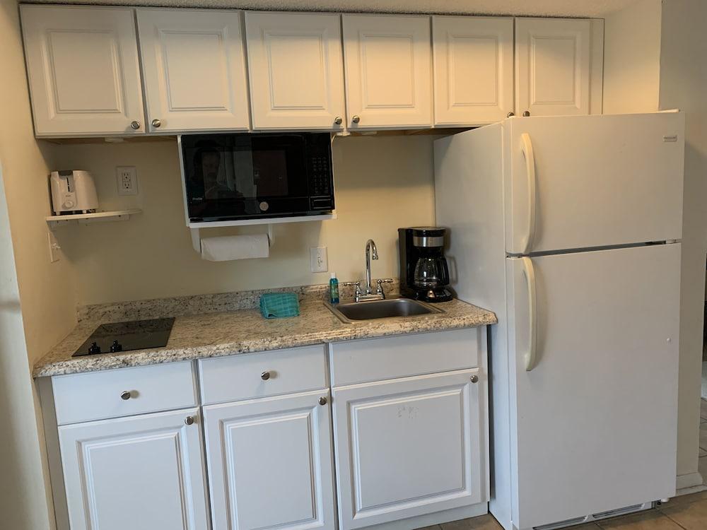 Laurel Inn Condominium photo 65