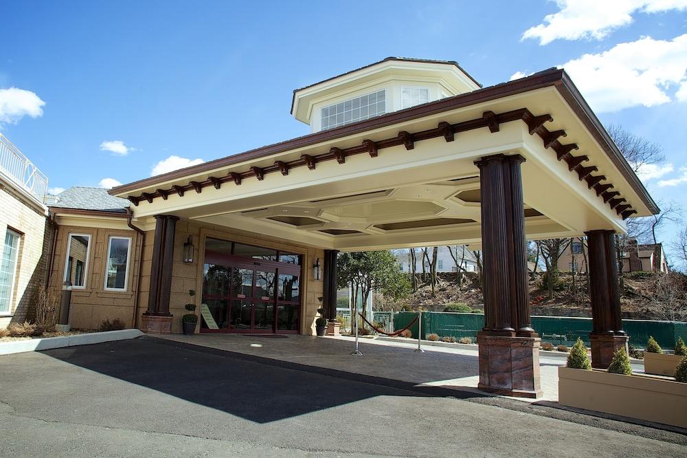 Guesthouse at Norwalk Inn photo 43
