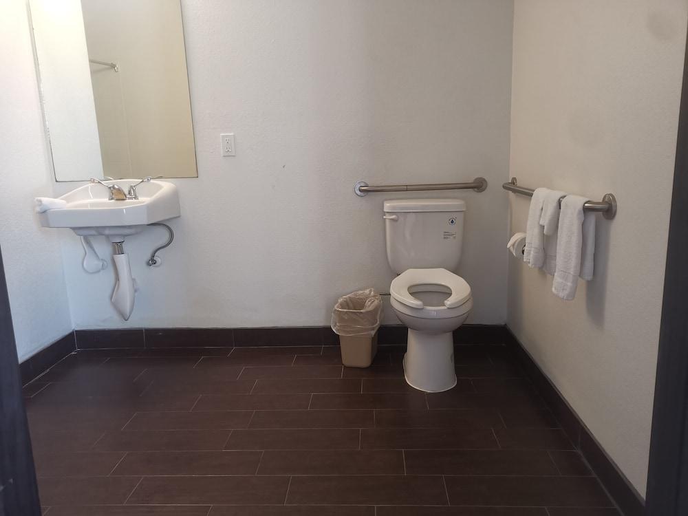 Emblaze Hotel photo 3
