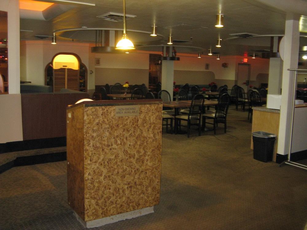 Howard Johnson by Wyndham Benton Harbor/St. Joseph photo 15