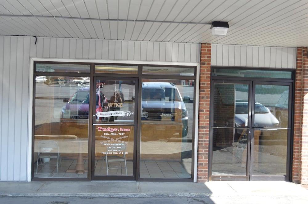 Budget Inn of Claypool Hill photo 35