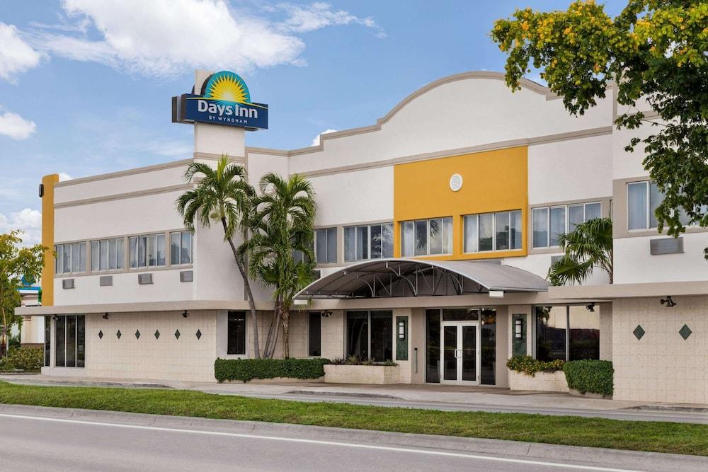 Days Inn by Wyndham Miami Airport North photo 42