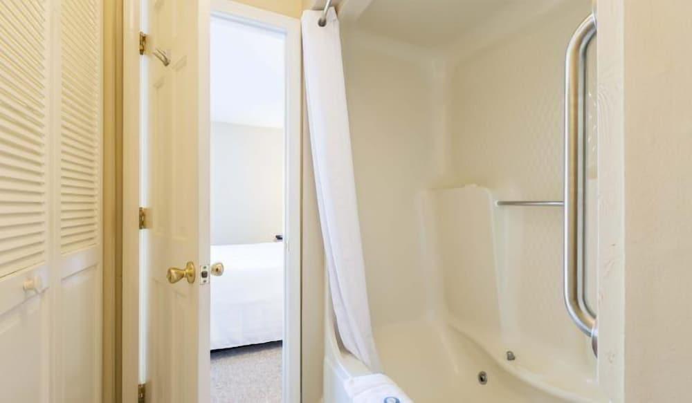 Country Club Villas photo 50