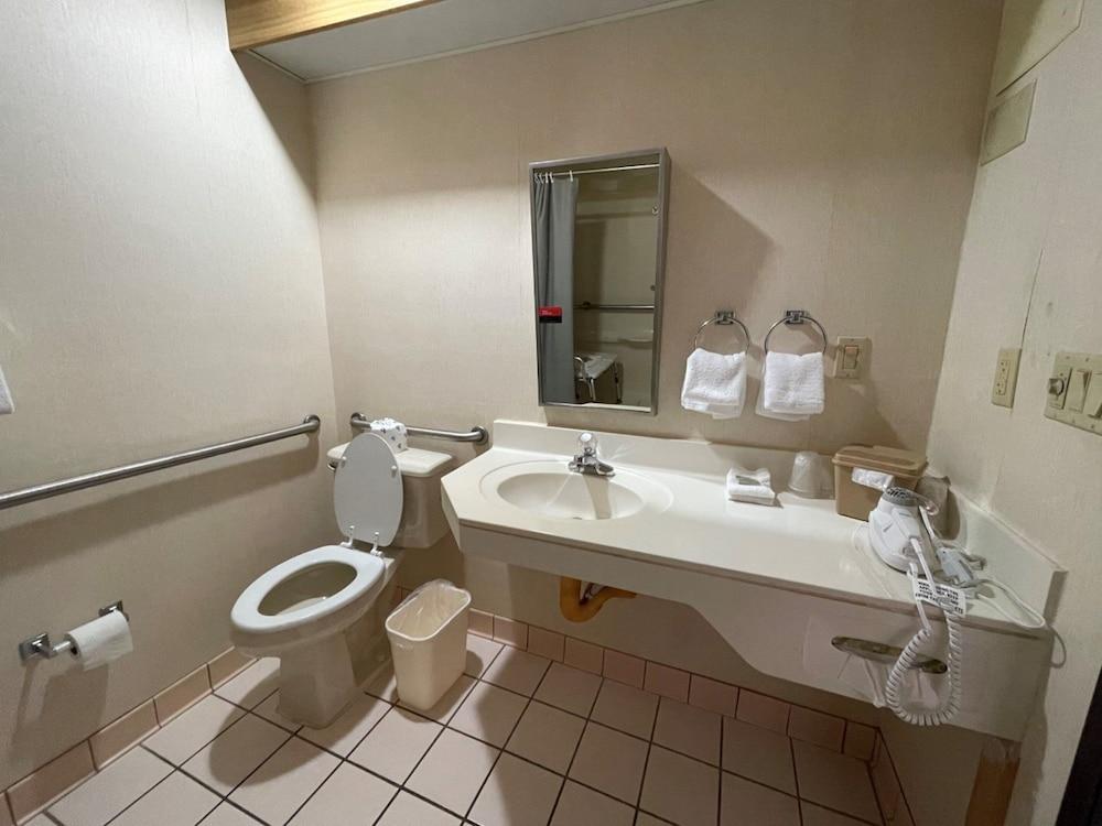 Red Roof Inn Branson photo 27