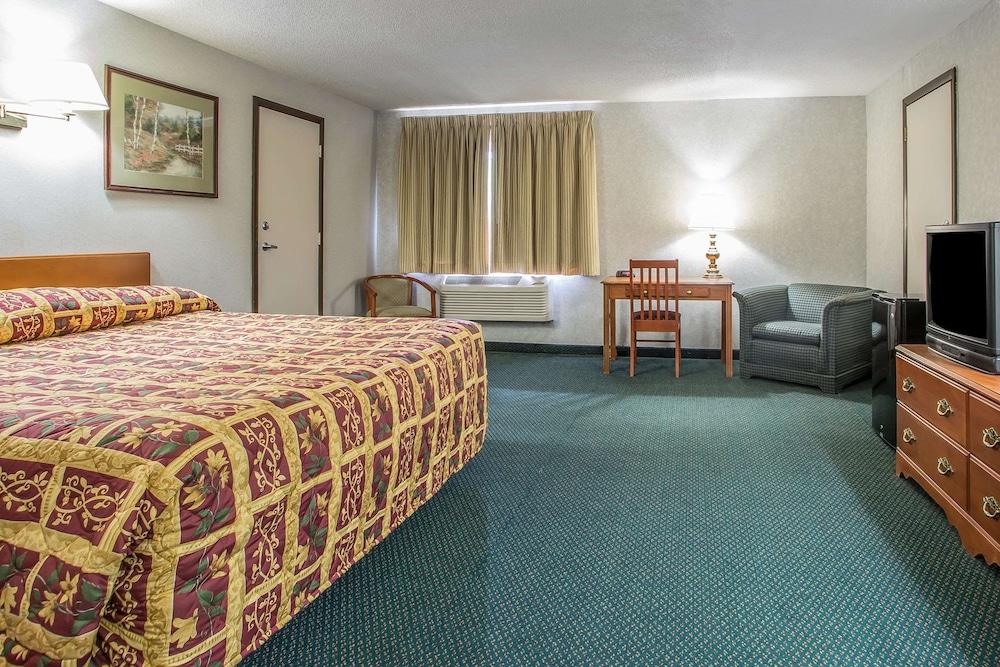 Rodeway Inn Bedford photo 30