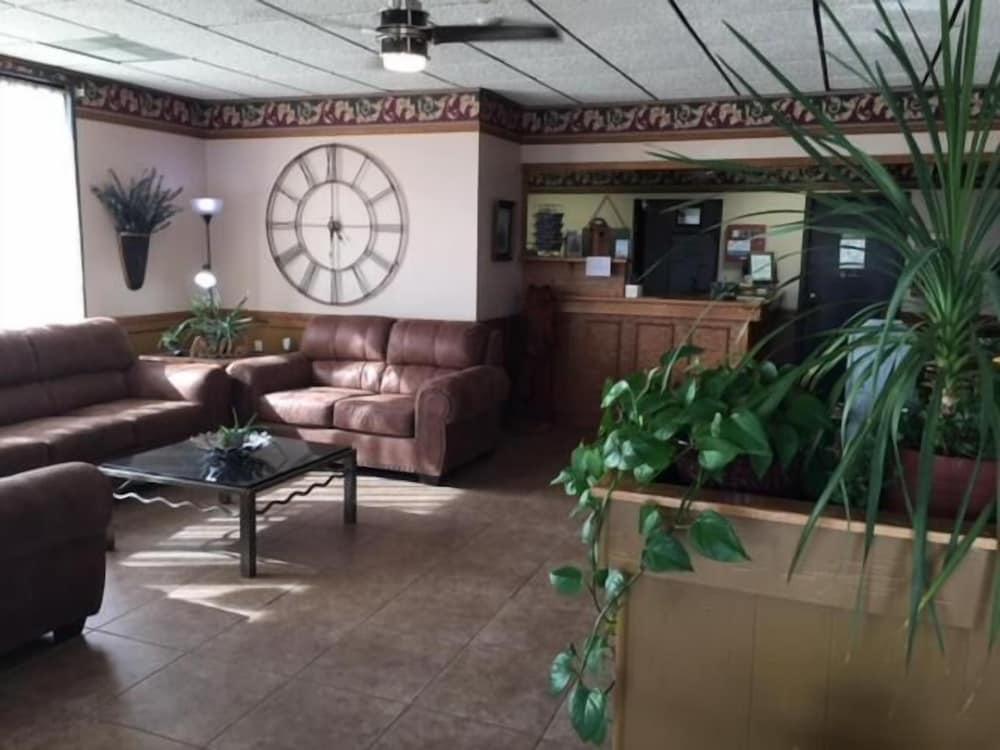 Southfork Motel and Grill photo 10