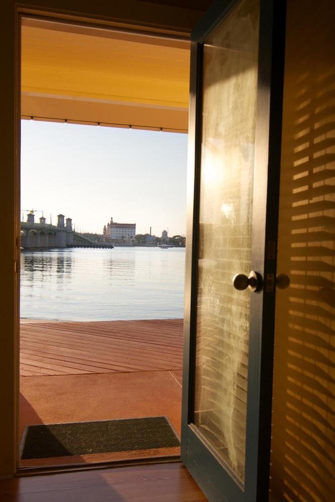 Edgewater Inn photo 45