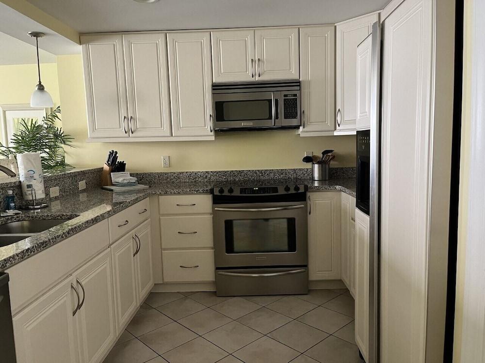 Miramar Condominiums photo 31