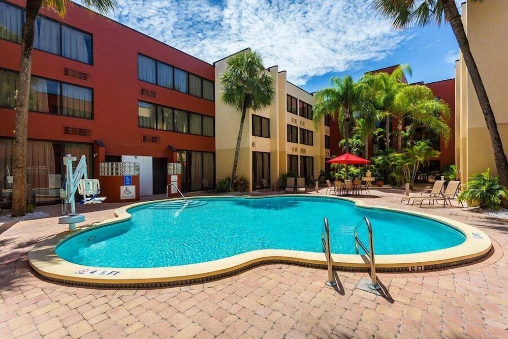 Tropical Palms Hotel photo 1