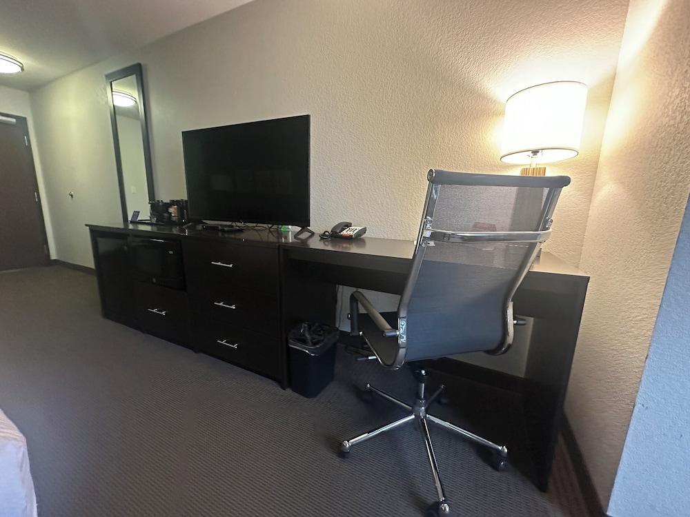 Sleep Inn & Suites Fort Dodge photo 12