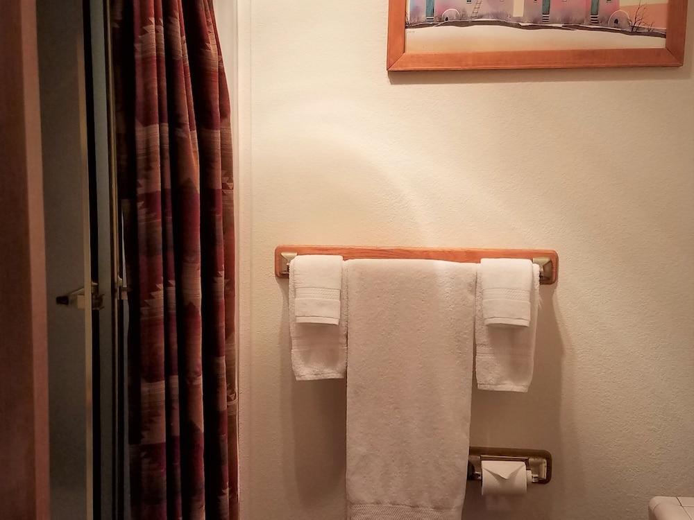 Tavares Inn photo 10