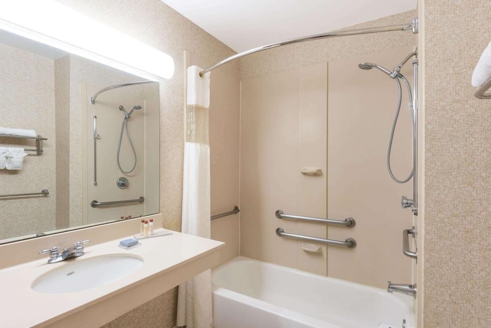 Wingate by Wyndham Indianapolis Airport-Rockville Rd. photo 33