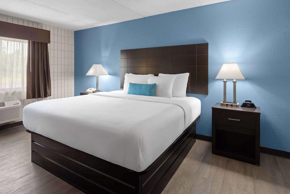Baymont Inn and Suites by Wyndham Farmington, MO photo 22