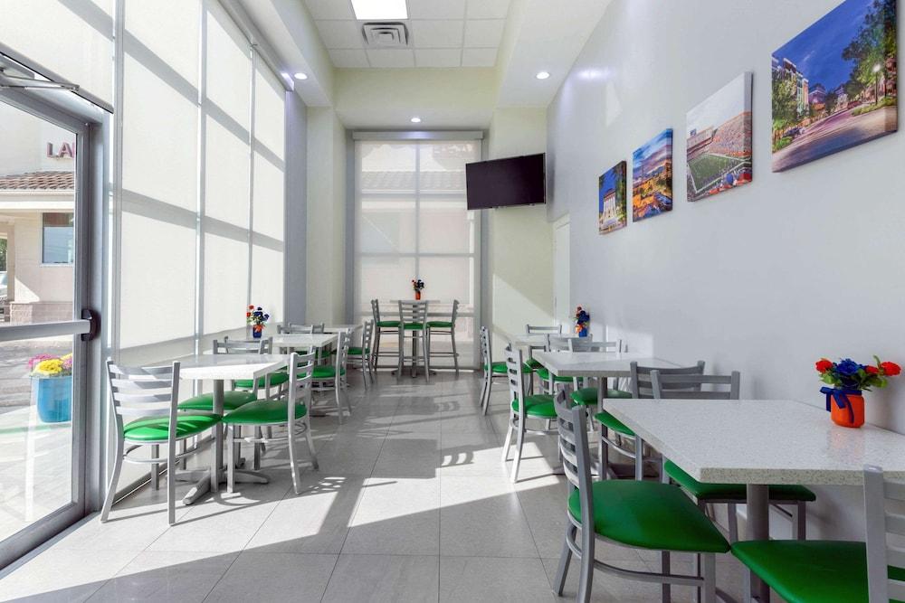 Quality Inn University North I-75 photo 11