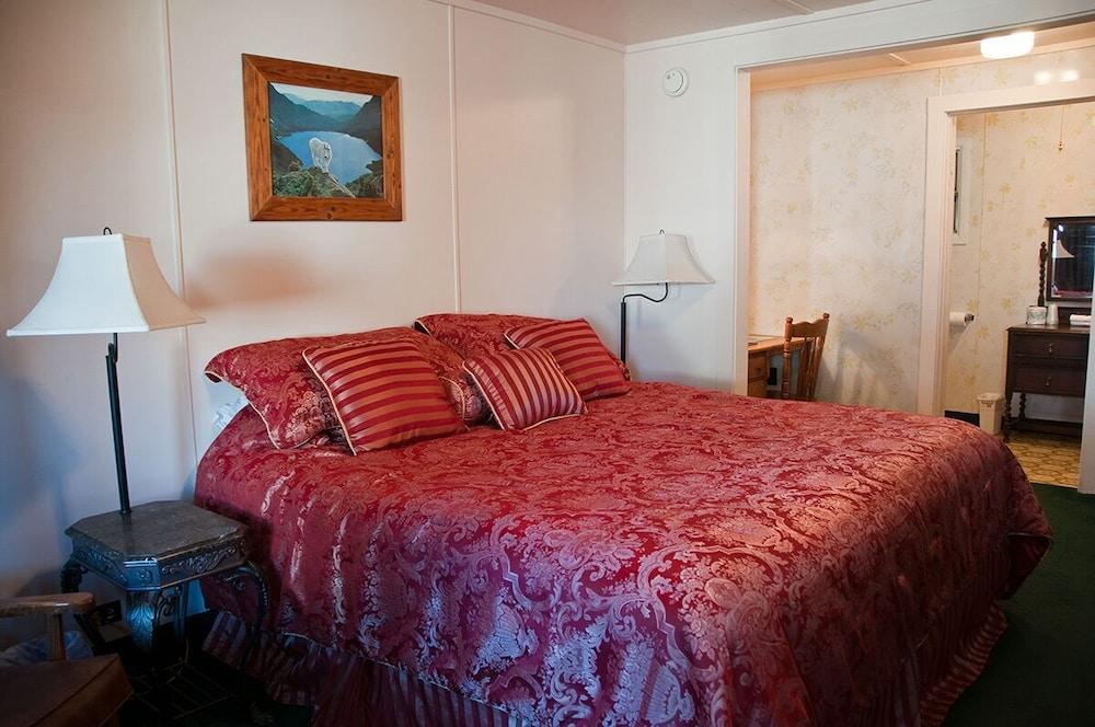 DB Botique and Cabins photo 30