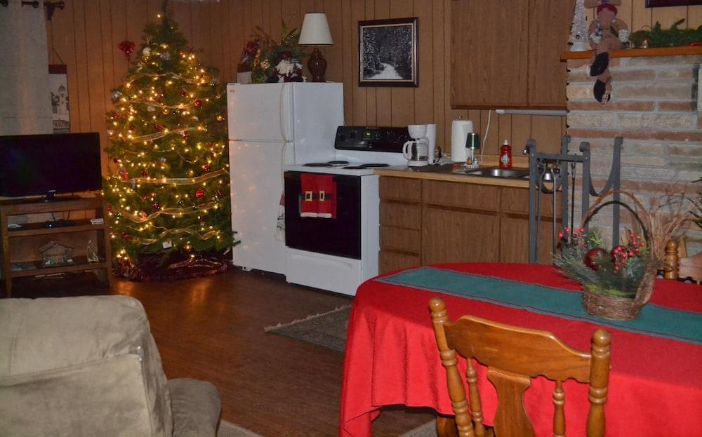 AJ's Lodge and Oven photo 55