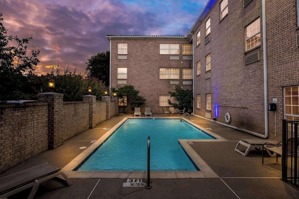 MainStay Suites Addison-Dallas photo 47