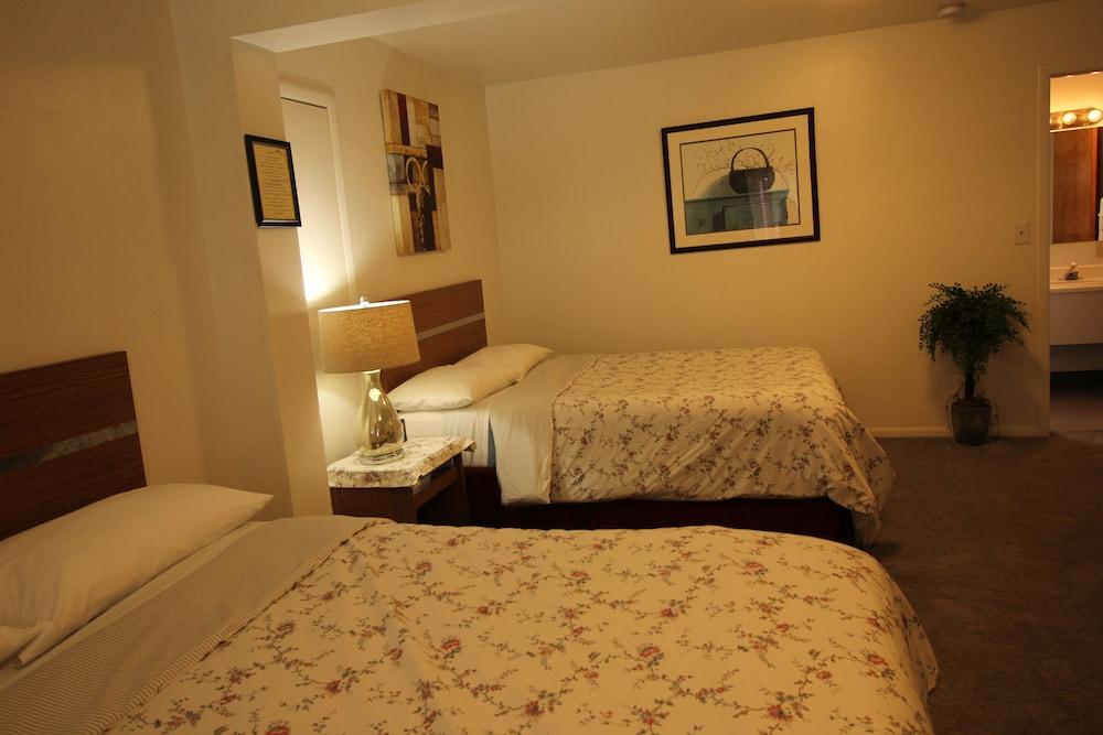 Mariner's Cove Inn photo 60