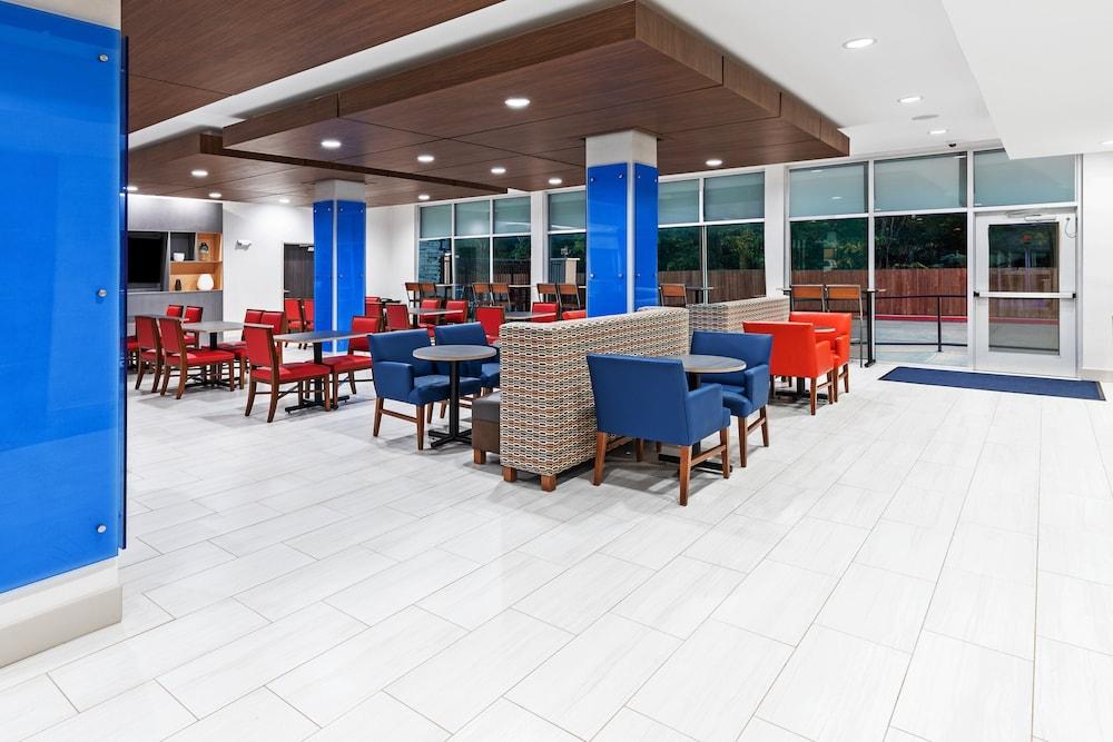 Holiday Inn Express & Suites Denton - Sanger by IHG photo 12