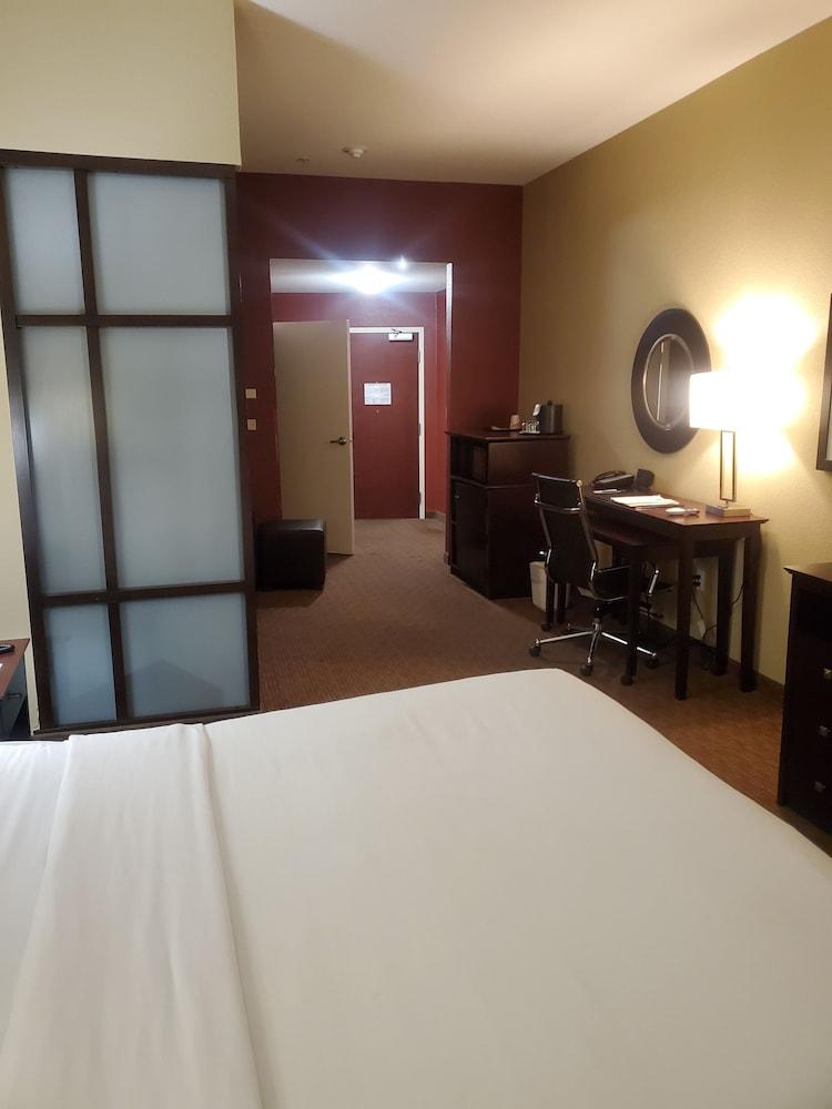 Comfort Suites Blythe photo 7