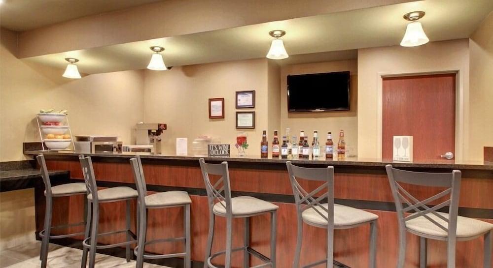 Cobblestone Inn & Suites - Altamont photo 2