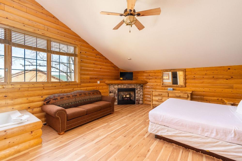 Grand Bear Resort at Starved Rock photo 6