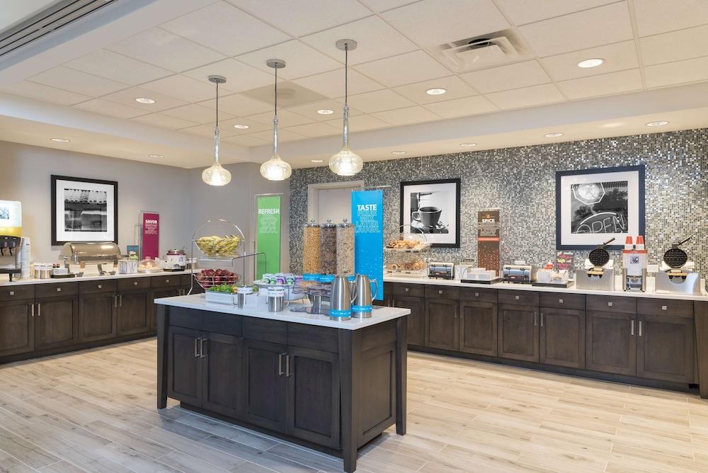 Hampton Inn & Suites Chicago Schaumburg photo 38