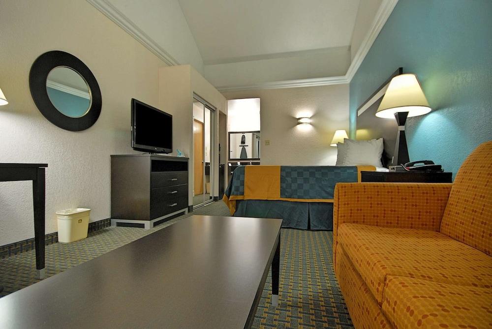 Americas Best Value Inn Sinton photo 15