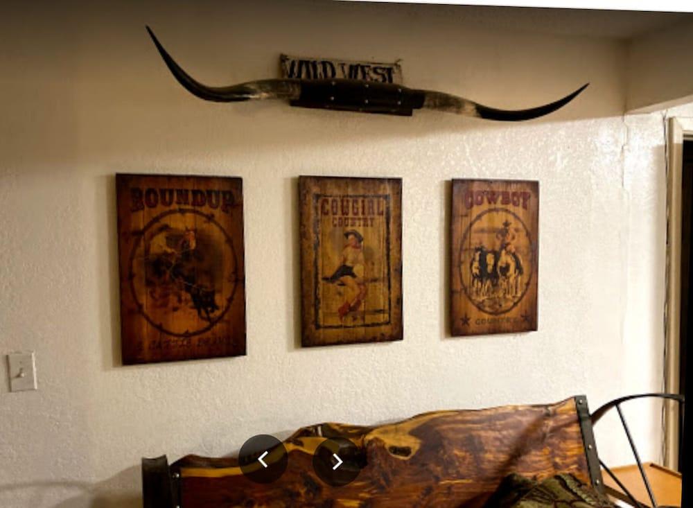 Wild Wild West Backpackers Hostel photo 11