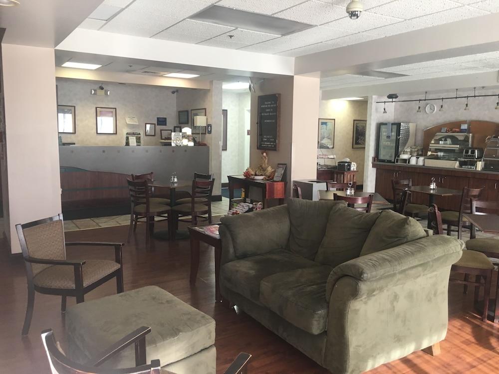 Mountain Inn & Suites photo 39