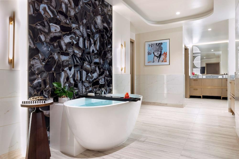 Conrad Las Vegas at Resorts World photo 4