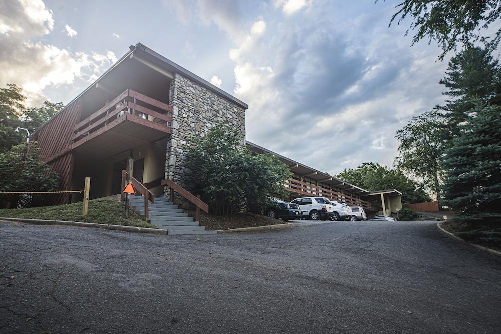 The Mountaineer Inn photo 22