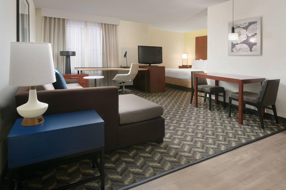 Residence Inn by Marriott Addison photo 4