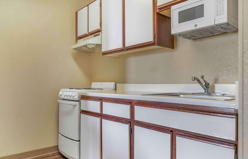 Extended Stay America Select Suites Detroit Ann Arbor Univ S photo 21